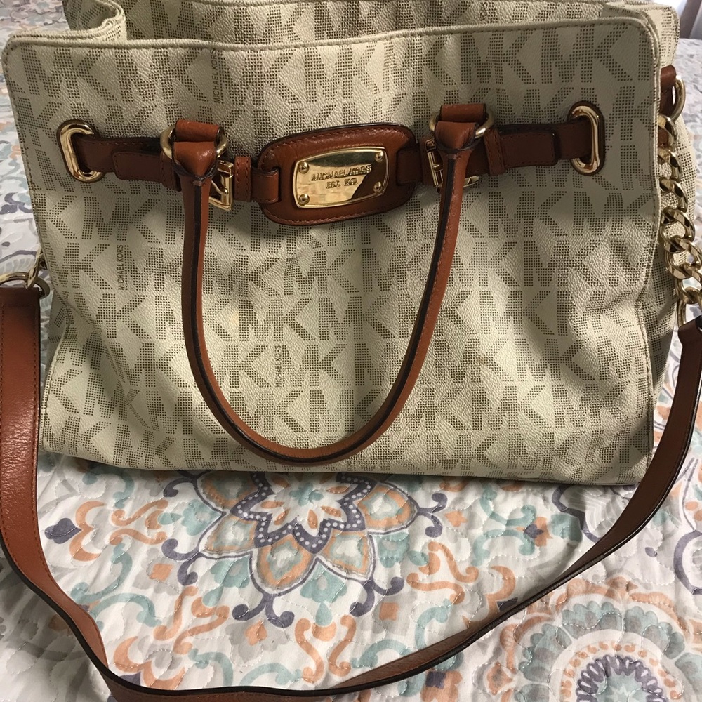 MK PURSE